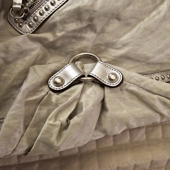 B Makowsky Pewter Metallic Satchel handbag like new Excellent condition 14 x 16 - Picture 8 of 15